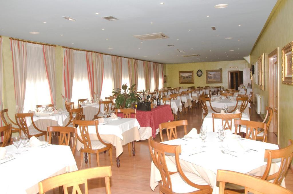 Hotel Restaurante San Roque Medina del Campo Luaran gambar