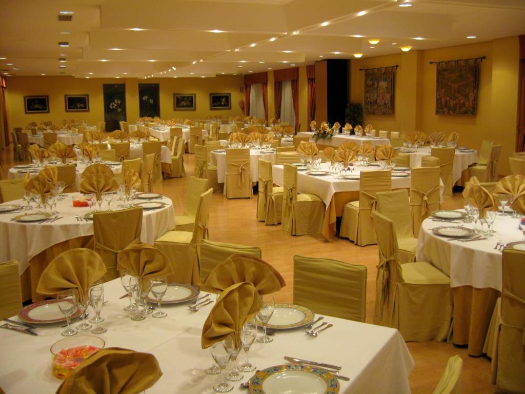 Hotel Restaurante San Roque Medina del Campo Luaran gambar